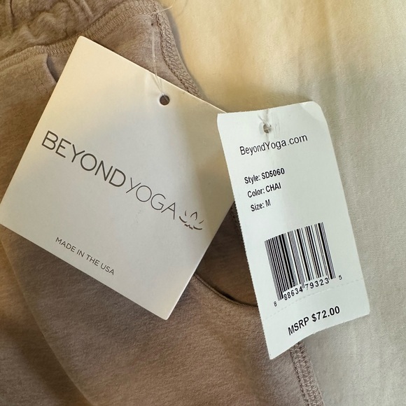 NWT Beyond Yoga Worked Up Shorts - Picture 6 of 8